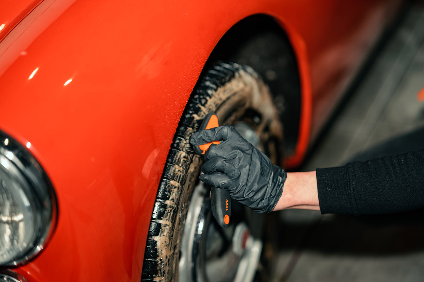 ADBL TYRE BRUSH